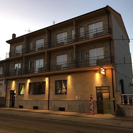 Hostal Juli San Justo de la Vega Exterior foto