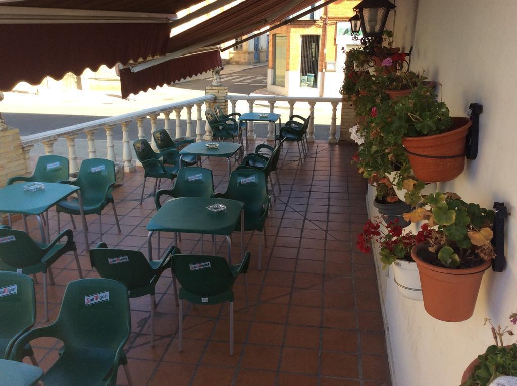 Hostal Juli San Justo de la Vega Exterior foto